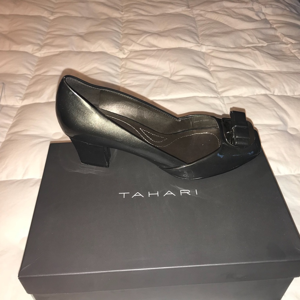 Tahari Heels - platinum - 7.5